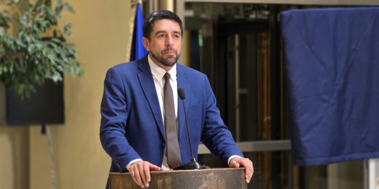 El diputado Héctor Barría pide que se declare emergencia agrícola en la Región de Los Lagos debido a las heladas.