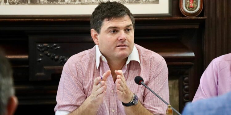 AChM censura el anuncio sobre patrullajes en los colegios.