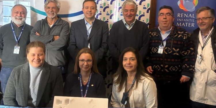 Donan un cistoscopio al Hospital Sótero del Río.