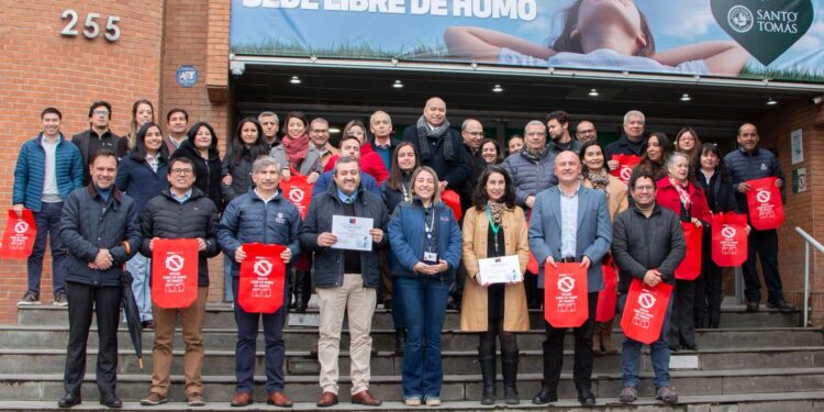 Santo Tomás Talca recibe certificación como sede completamente libre de humo.
