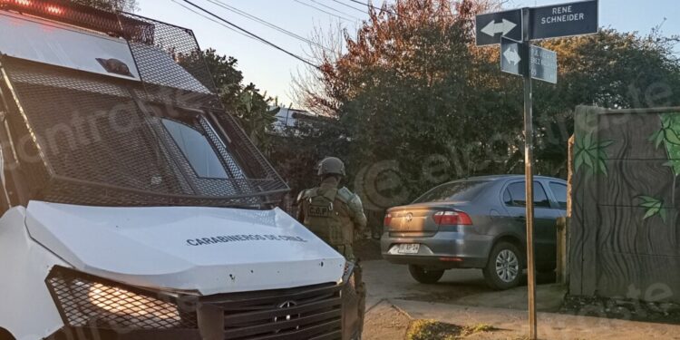 Amplio operativo policial llevó a cabo un allanamiento en el sector sur de Los Ángeles.