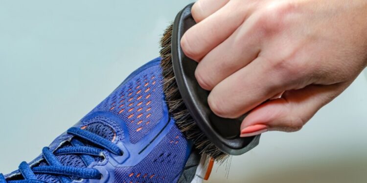 ¿De qué manera limpiar tus zapatillas sin perjudicarlas?