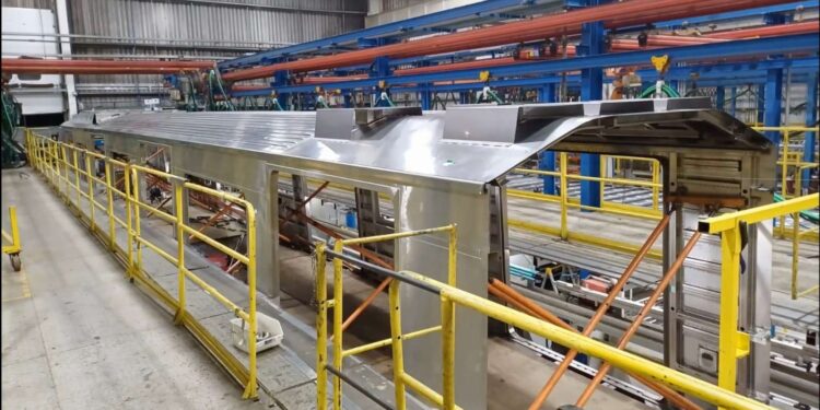 Terminó la producción de la primera caja de la Línea 7.