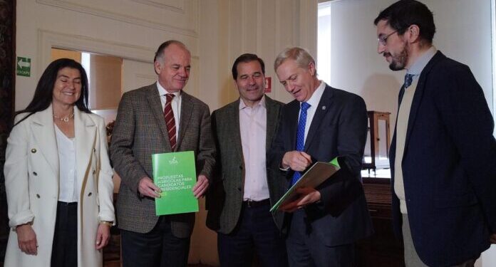 José A. Kast niega impulsar ataques virtuales contra E. Matthei: “Nuestros militantes son súper respetuosos”