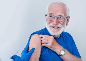 Vacunación gratuita de la caja 18 en Viña del Mar.