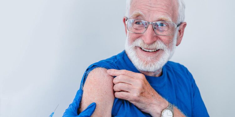 Vacunación gratuita de la caja 18 en Viña del Mar.