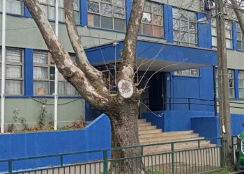 Nueva alerta por tiroteo en redes sociales activa protocolo en un liceo del centro de Los Ángeles.