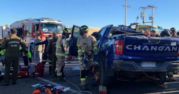 [COLINA] Fuerte choque en la autopista Los Libertadores activa a los equipos de emergencia.