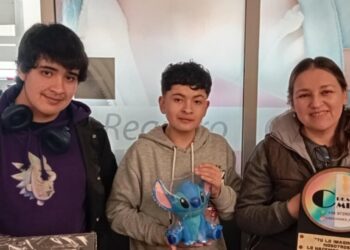 Madre e hijos dan forma a «Creaciones Minie» en Los Ángeles: una pyme 3D de carácter familiar.