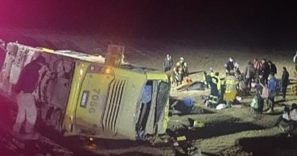 Trágico accidente en Taltal: al menos tres fallecidos y varios heridos tras volcamiento de bus argentino en la Ruta 5 Norte.
