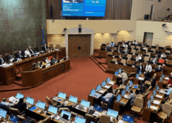 Cámara da el OK al proyecto que penaliza la abstención electoral en Chile.