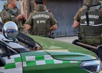 Sujeto se atrincheró tras un árbol en medio de un operativo de carabineros en Maipú.