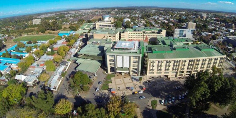 Corte de Concepción instruye el traslado urgente de un menor perjudicado por negligencia médica en el Hospital de Los Ángeles.