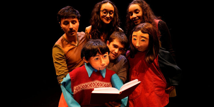 El cabro chico de los fósiles: teatro relajado para la familia en GAM