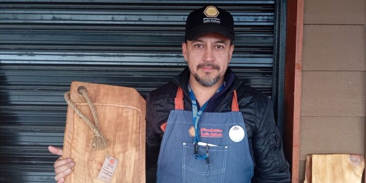 Artesanía con identidad en el Biobío: el proyecto de Christian Romero en el Mirador Huequecura, Santa Bárbara.