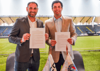 Iveco se suma como nuevo auspiciador del líder Audax Italiano.