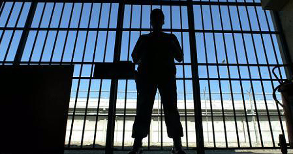 Población penal en Chile llega a 61 mil reos y alarma el aumento de extranjeros.