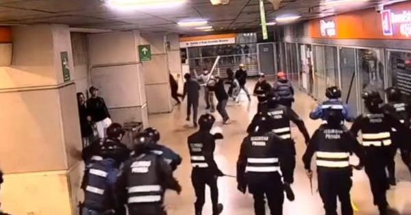 [VIDEO] Vendedores callejeros chocan con los guardias del Metro en La Cisterna