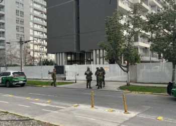 Detenido: Hombre disparó contra un hospital y se atrincheró en su departamento.