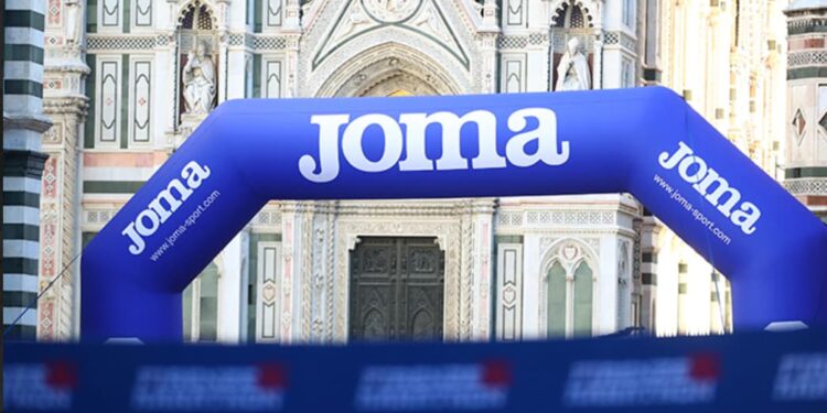 Marca deportiva española Joma llega a Chile junto a Sparta.