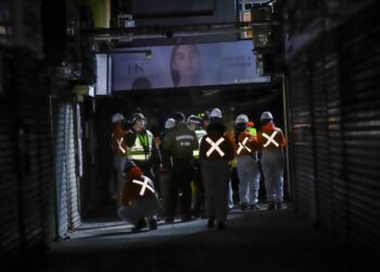 Municipalidad de Santiago sigue respaldando a los afectados por el incendio en Plaza de Armas.