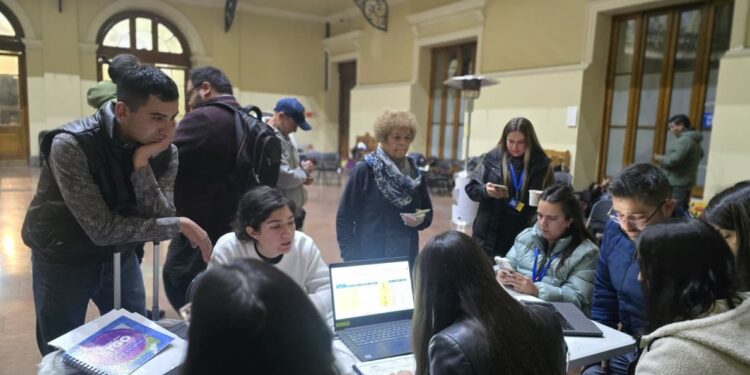 Municipalidad de Santiago respalda con todo a comerciantes y vecinos luego del incendio en el edificio de Plaza de Armas.