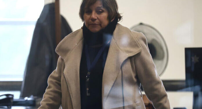 Corte de Apelaciones deja fuera de funciones a jueza que liberó a supuesto sicario.