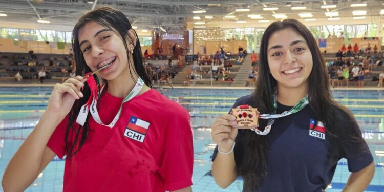 Talento chileno en Hungría: Amelia Guíñez de Talquina alcanza el podio en los 400 metros libres.