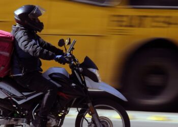 Independencia regula motos y delivery para combatir la delincuencia.
