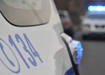 Brutal crimen en Independencia: están indagando un posible femicidio de una mujer en su casa.