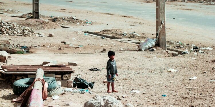 Porcentaje de niños y niñas en situación de pobreza en Chile alcanza el 31%