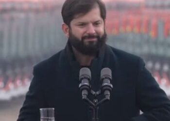 [VIDEO] Presi Boric lidera en Colina el lanzamiento de buses eléctricos para el Gran Santiago.