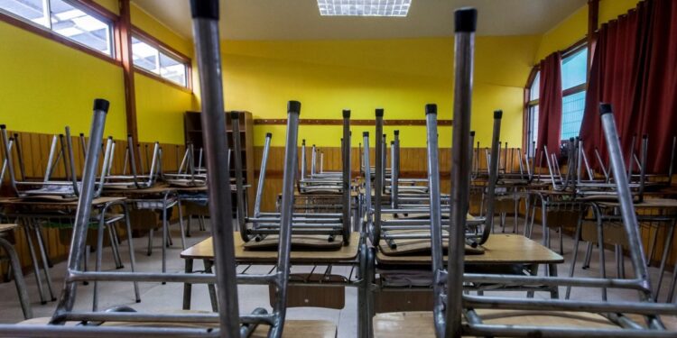 Se continuará con la suspensión de clases en instituciones ubicadas en áreas de inundación en regiones que están bajo estado de Alerta.