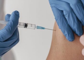 Santiago abre nuevos lugares para vacunarse contra la Influenza.