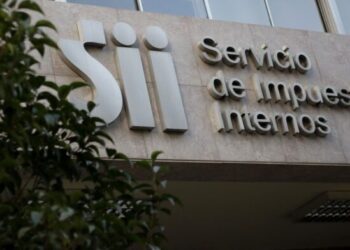 El ministro Marcel afirma que la explicación del director del SII sobre el no pago de contribuciones “tiene fundamento”.