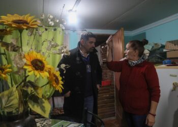 Cerro Navia embellece casas con el Programa de Habitabilidad.