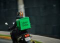 Entrega a un clic: Uber Eats llega a Linares con más de 35 locales a disposición.