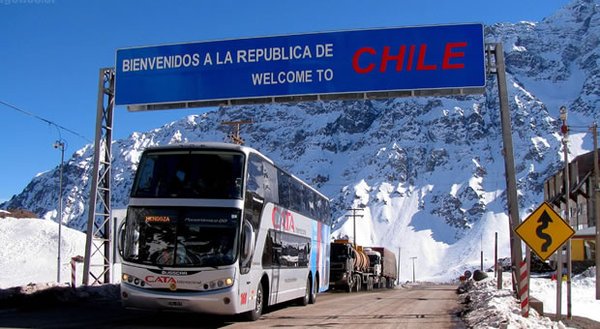 Cierra el Paso Los Libertadores debido a la inestabilidad climática en la cordillera.
