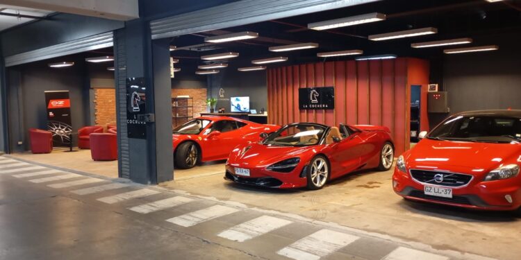 La Cochera abre en Mall Sport el primer Coffee & Car Spa.