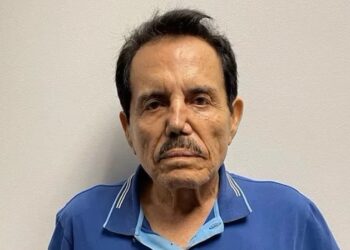 «El Mayo» Zambada admite su culpabilidad en narcotráfico en EE.UU. y afirma haber sobornado a policías y políticos en México.