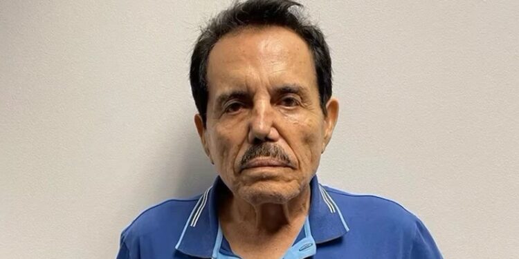 «El Mayo» Zambada admite su culpabilidad en narcotráfico en EE.UU. y afirma haber sobornado a policías y políticos en México.