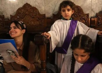 Cristianos permanecen en las iglesias de Gaza a pesar de los ataques y las órdenes de evacuación de Israel.