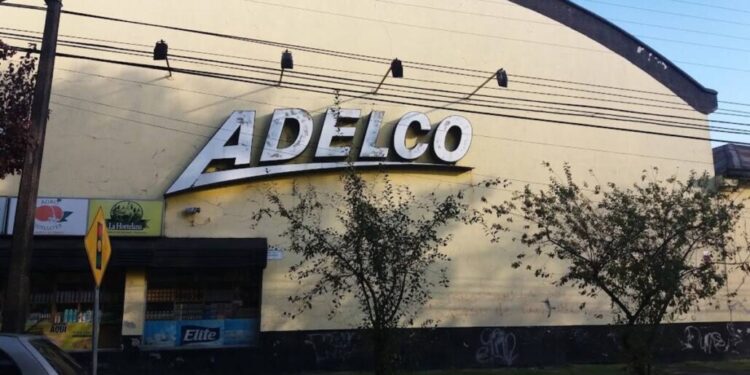 Reconocida distribuidora en Chile quiebra y más de 300 empleados perderían su trabajo.