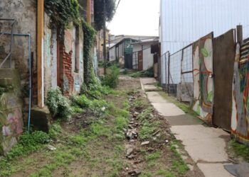 Publican nueva convocatoria para licitar la mejora de la escalera y pasaje Ramón Ángel Jara en el cerro Cordillera de Valparaíso.