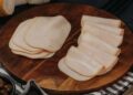 Pavo con sorpresas: las cecinas incluyen pollo y el etiquetado no siempre lo indica.