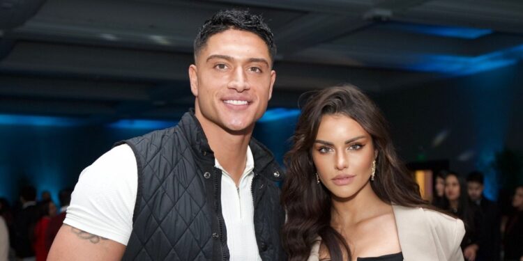 «El regalo más especial»: Emilia Dides y Sammis Reyes anuncian que serán padres.