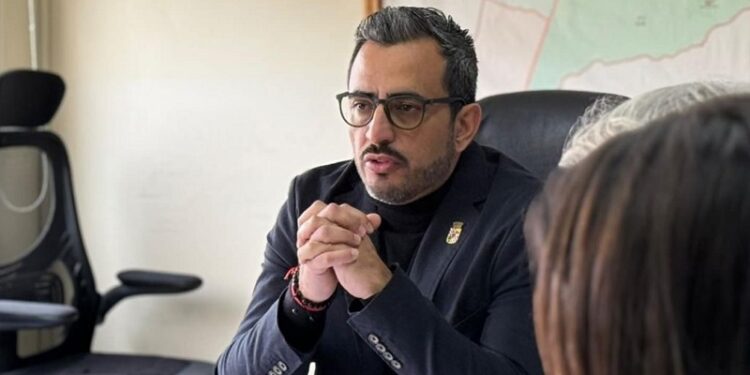 Cachan a sujeto que amenazó de muerte al alcalde de San Bernardo y a su familia.