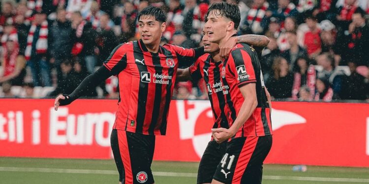 El Midtjylland de Darío Osorio aseguró su clasificación a la fase de grupos de la Europa League.