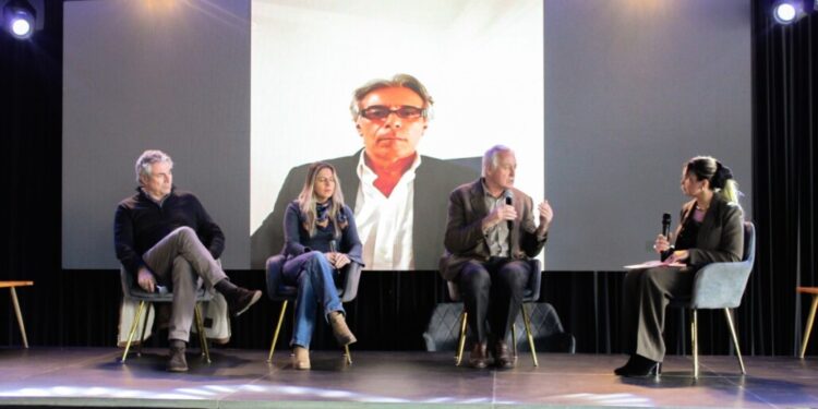 Fomentan el Enoturismo en el Biobío tras reunión de expertos y autoridades locales.