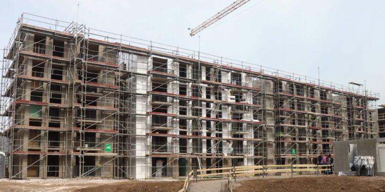 “El Mariscal 3” avanza un 38% y familias visitaron casas y departamentos.